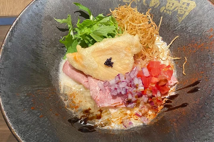4月第一波拉麵特集登場。這次從鯛魚拉麵乃至於蔬食拉麵，另外這次也將介紹三碼麵。